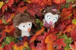 Nici 44055 Igel Henny Hoglet Ca 20cm Plüsch Kuscheltier Schlenker Forest Friends -Nici 44054 03 Milieu 44055 2048x1365